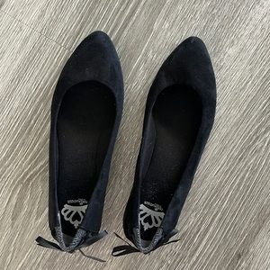Fergalicious Blqck flats